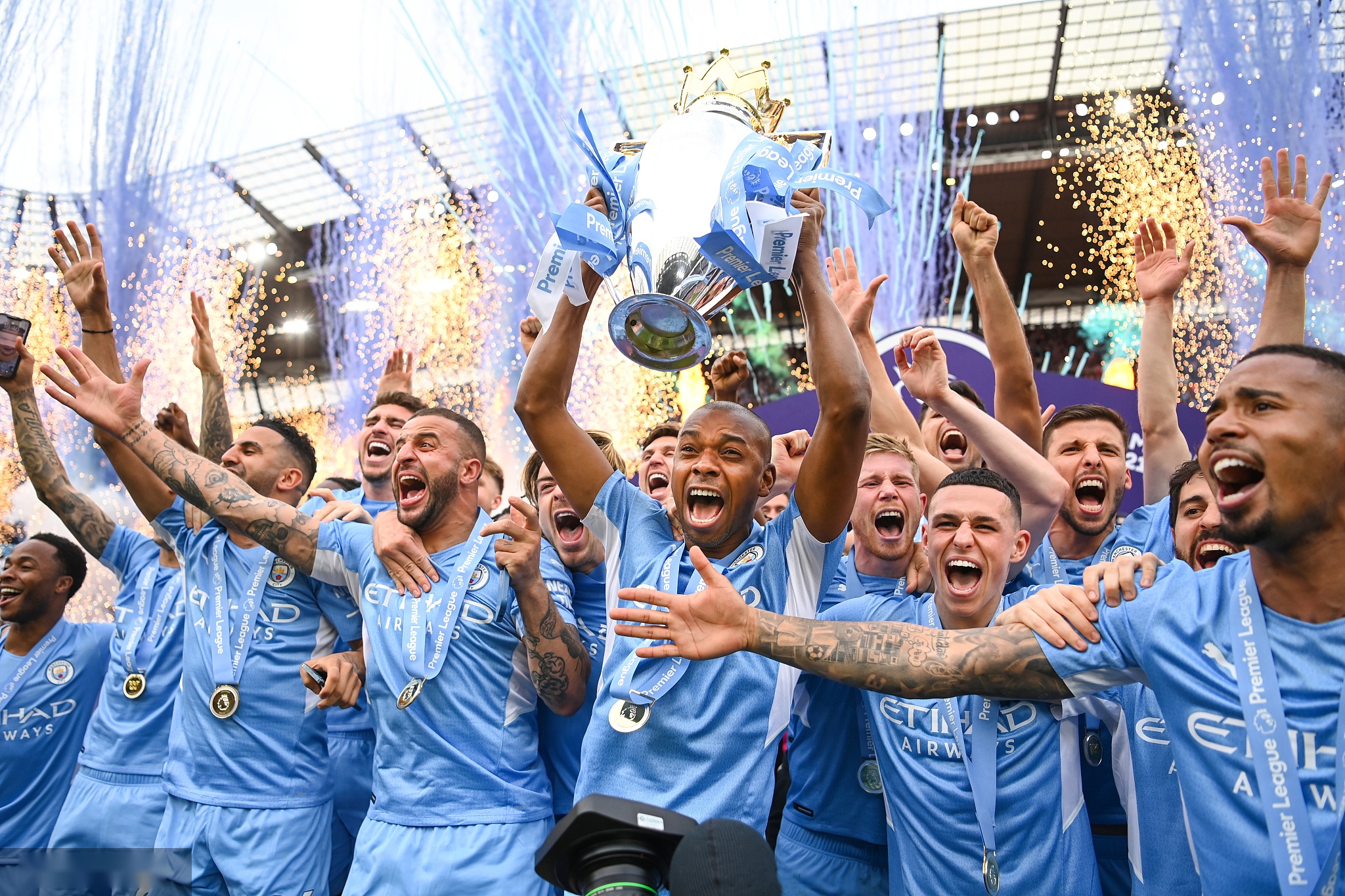 从而吸引更 从而吸引更